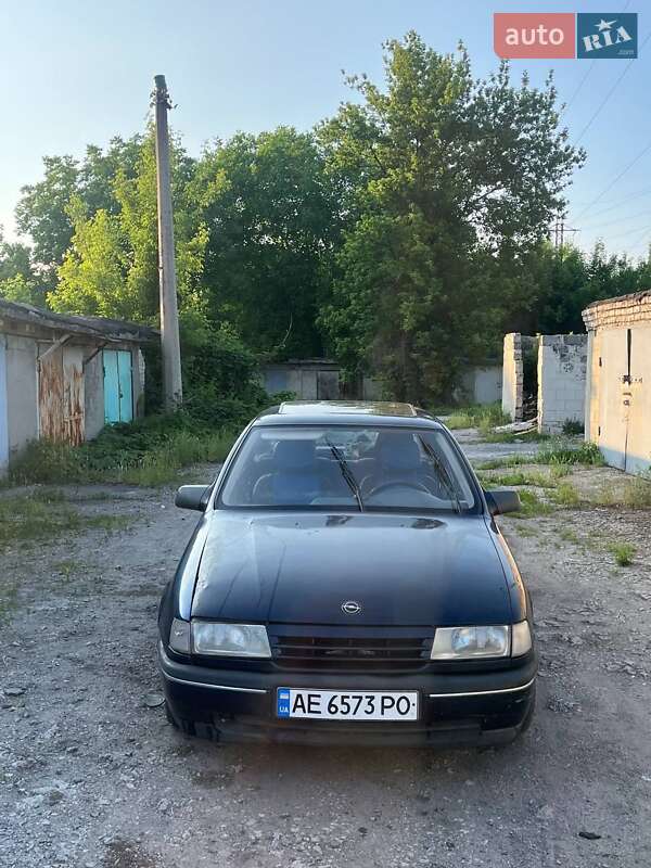 Седан Opel Vectra 1990 в Днепре
