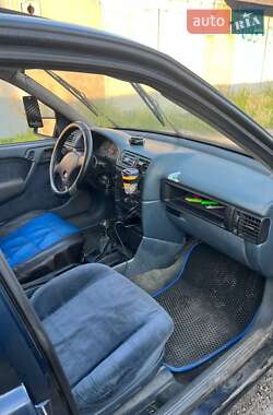 Седан Opel Vectra 1990 в Днепре