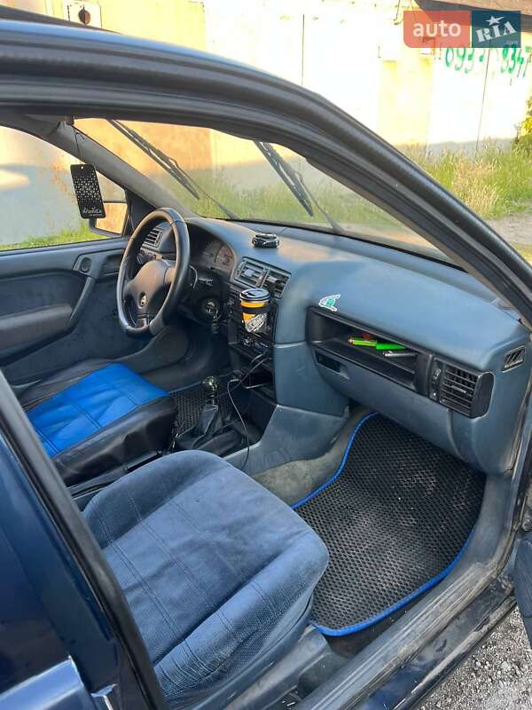 Седан Opel Vectra 1990 в Днепре