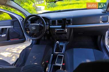 Седан Opel Vectra 2005 в 