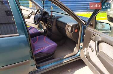 Седан Opel Vectra 1995 в 