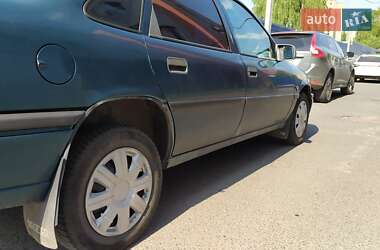 Седан Opel Vectra 1995 в 