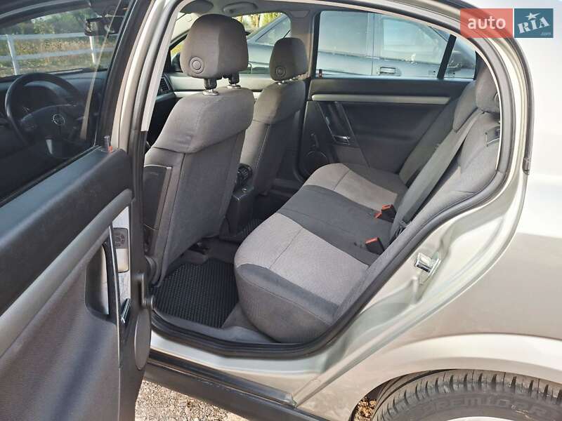 Седан Opel Vectra 2004 в Черкасах