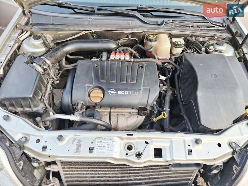 Седан Opel Vectra 2004 в Черкасах