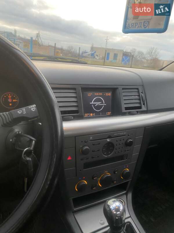 Лифтбек Opel Vectra 2003 в Тальном
