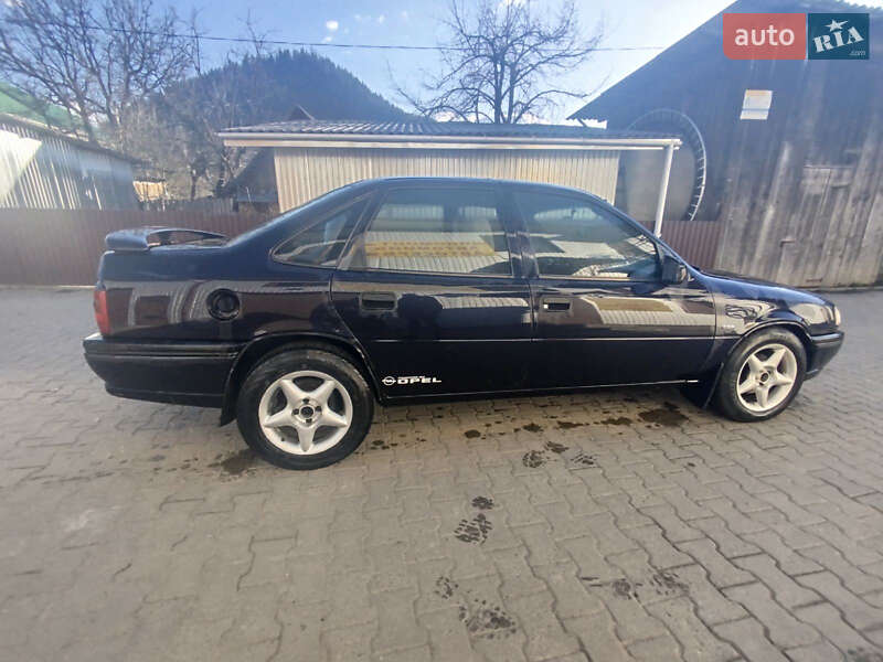 Седан Opel Vectra 1995 в Чернівцях