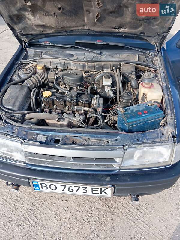 Седан Opel Vectra 1990 в Тернополе