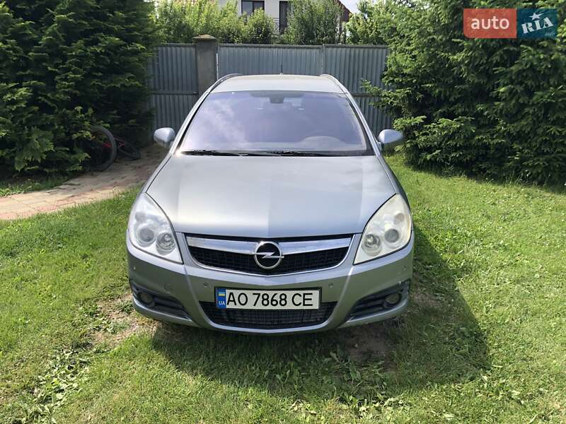 Универсал Opel Vectra 2006 в Ужгороде