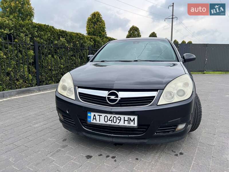 Седан Opel Vectra 2006 в Долине