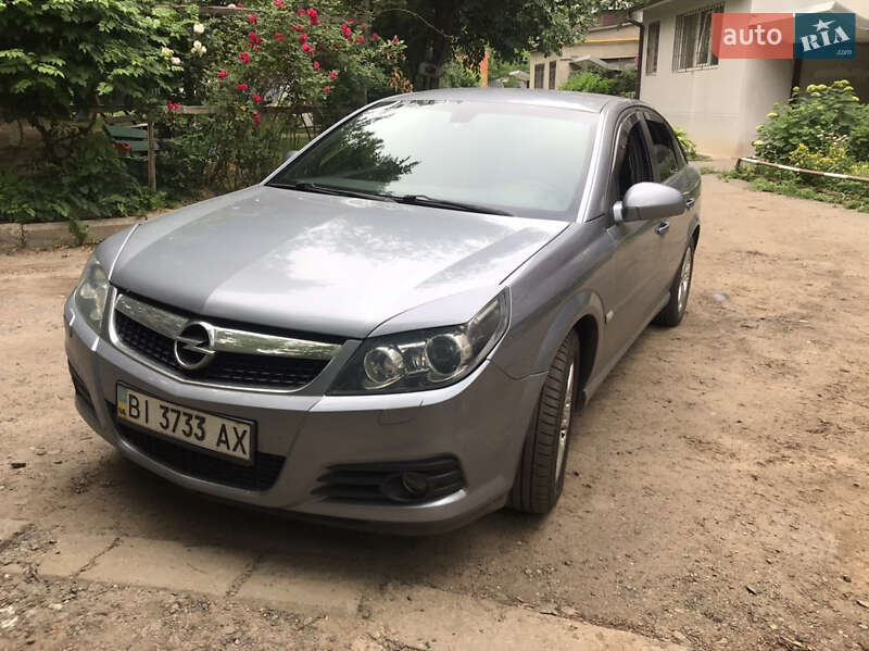Хэтчбек Opel Vectra 2008 в 