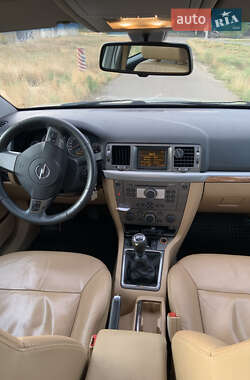 Лифтбек Opel Vectra 2008 в 