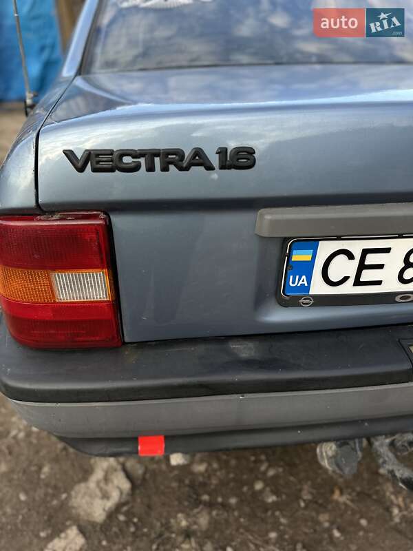 Седан Opel Vectra 1989 в Новодністровську