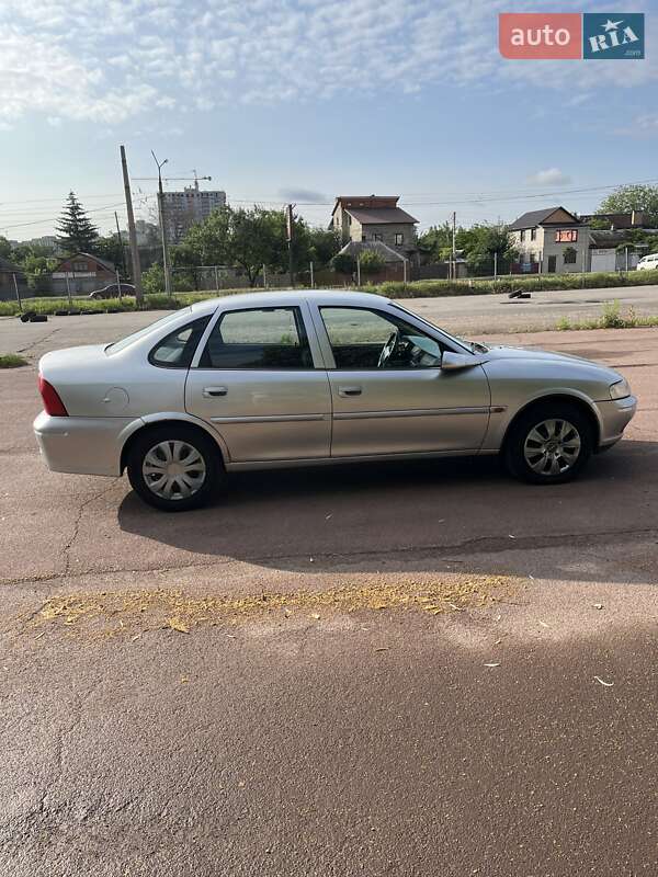 Седан Opel Vectra 2000 в Харькове