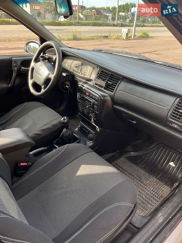 Седан Opel Vectra 2000 в Харькове