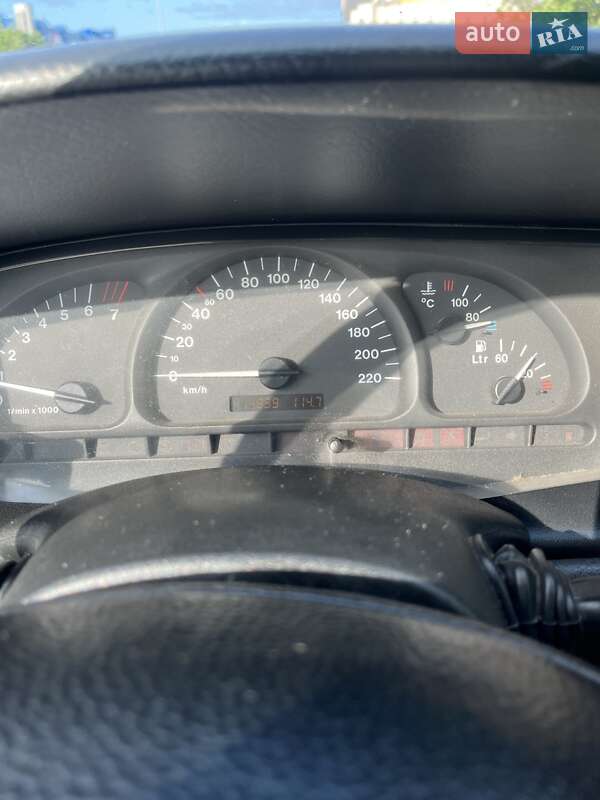 Седан Opel Vectra 2000 в Харькове