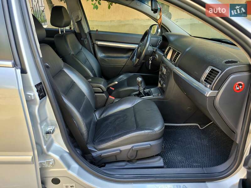 Седан Opel Vectra 2005 в Хмельницком