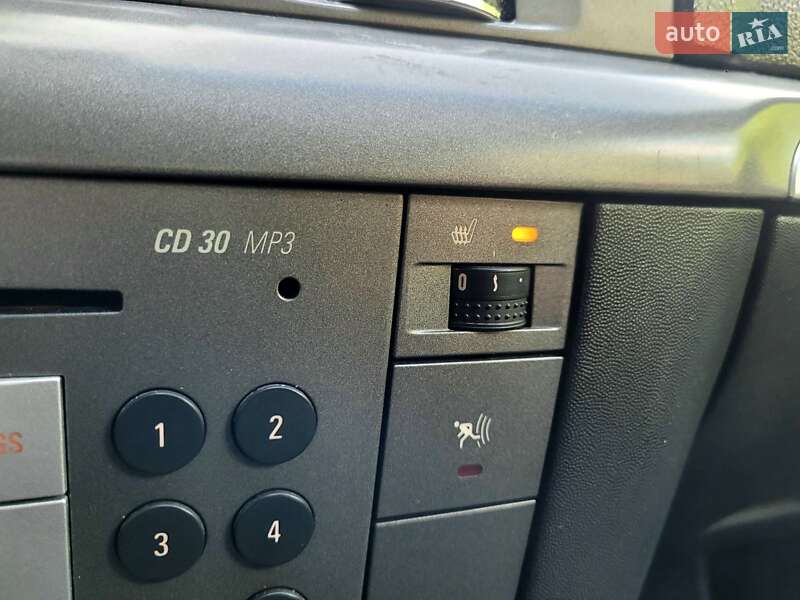 Седан Opel Vectra 2005 в Хмельницком