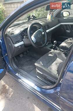 Лифтбек Opel Vectra 2003 в 