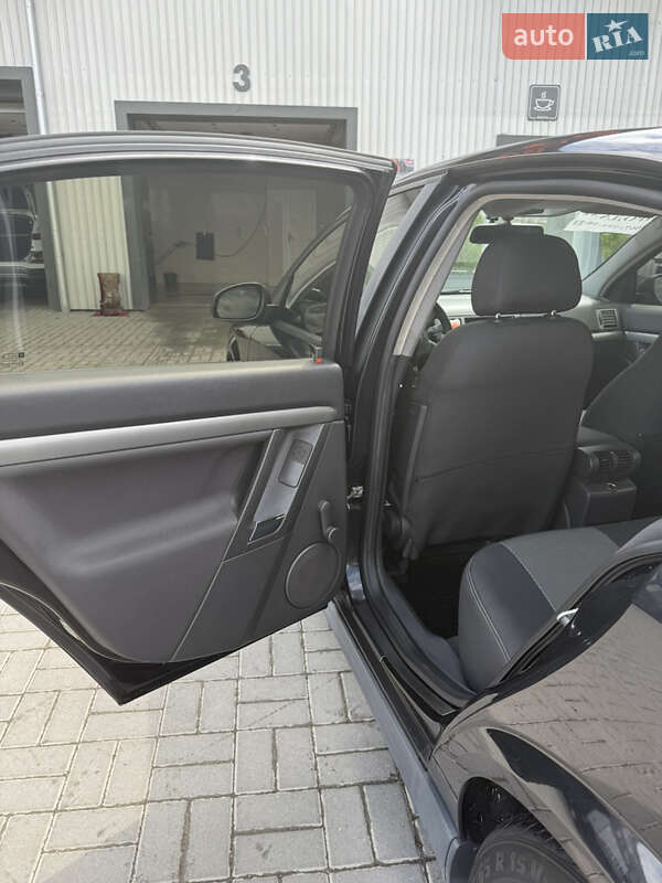 Седан Opel Vectra 2004 в Кам'янець-Подільському