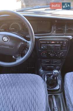 Седан Opel Vectra 1996 в 