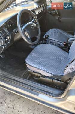 Седан Opel Vectra 1996 в 