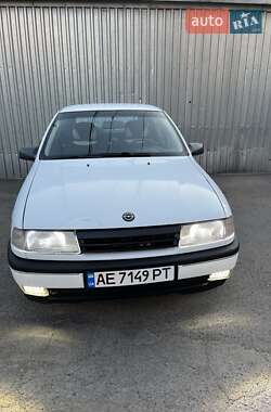 Лифтбек Opel Vectra 1990 в Кривом Роге