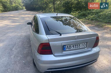 Лифтбек Opel Vectra 2001 в 