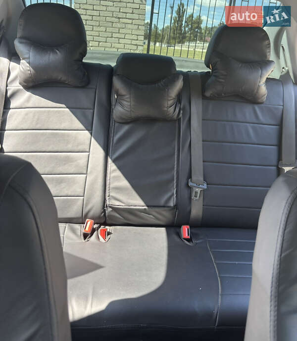 Седан Opel Vectra 2004 в Новом Буге