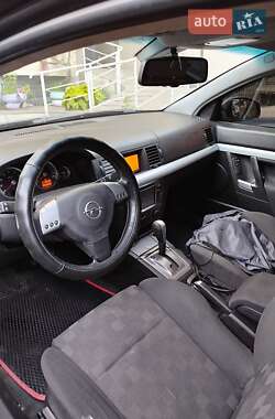 Лифтбек Opel Vectra 2003 в 