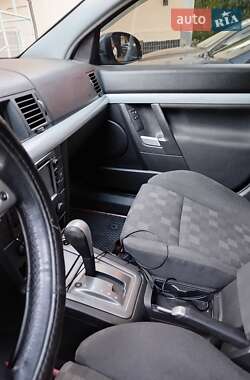 Лифтбек Opel Vectra 2003 в 
