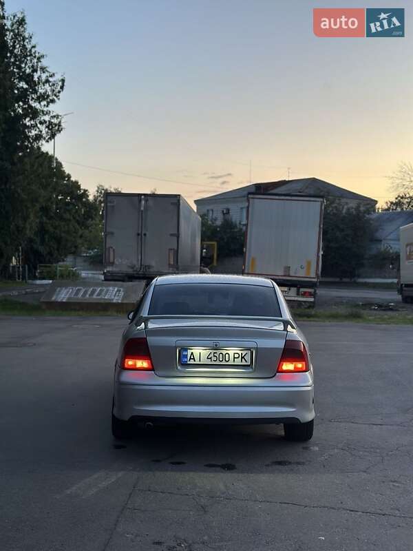 Седан Opel Vectra 1999 в Киеве