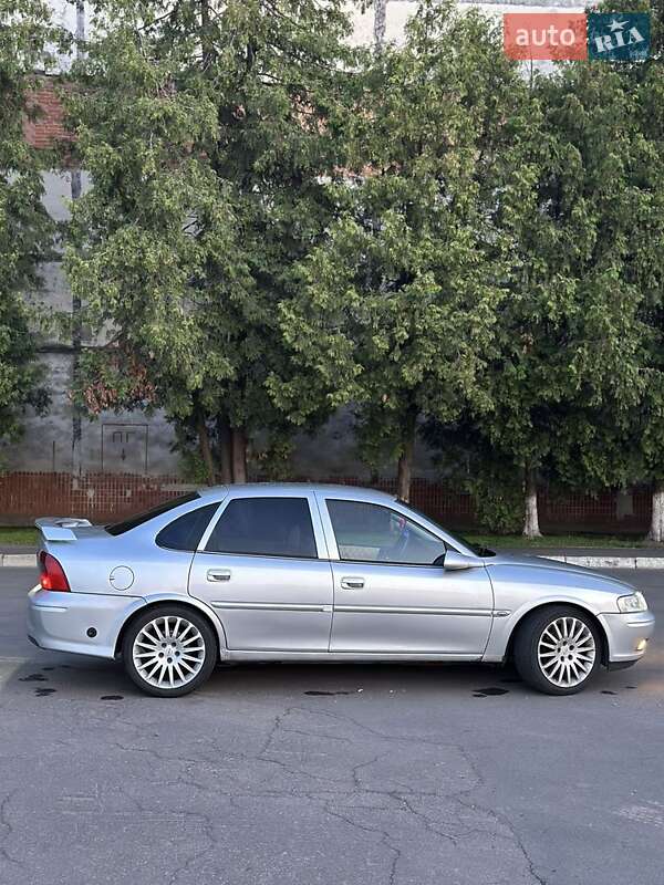 Седан Opel Vectra 1999 в Киеве