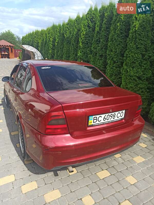 Седан Opel Vectra 1997 в Самборе
