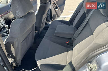 Седан Opel Vectra 2004 в 