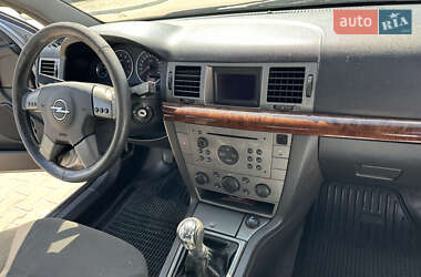 Седан Opel Vectra 2004 в 