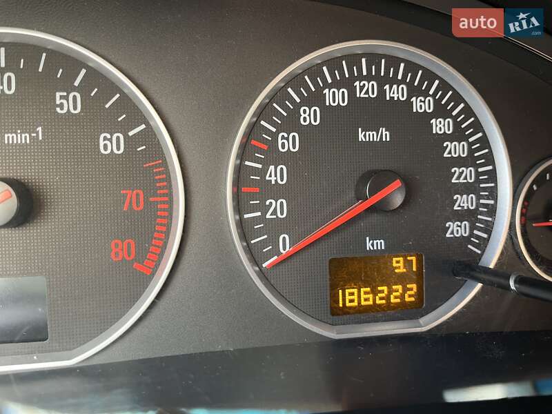 Седан Opel Vectra 2004 в Києві