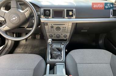 Седан Opel Vectra 2004 в 