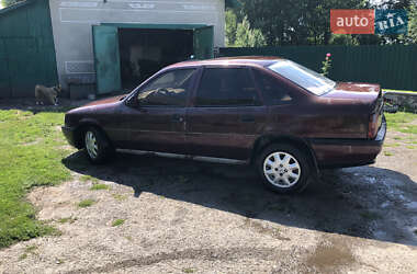 Седан Opel Vectra 1990 в Зборове