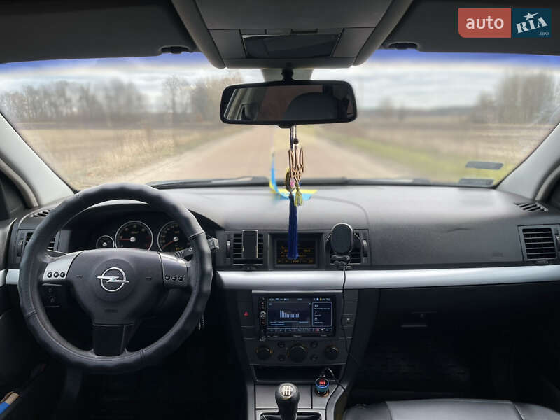 Лифтбек Opel Vectra 2003 в Кролевце