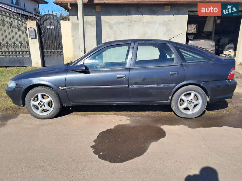Лифтбек Opel Vectra 1996 в Одессе