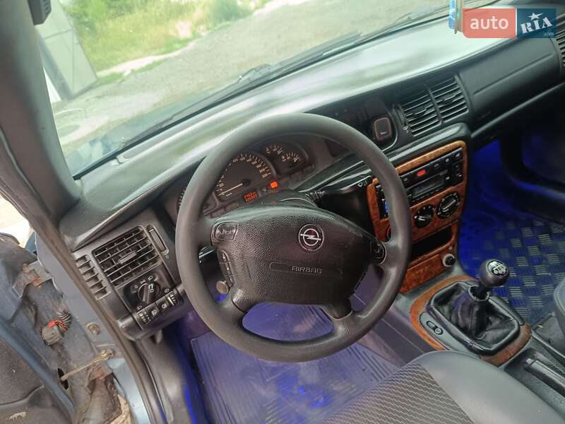 Седан Opel Vectra 1998 в Могилев-Подольске