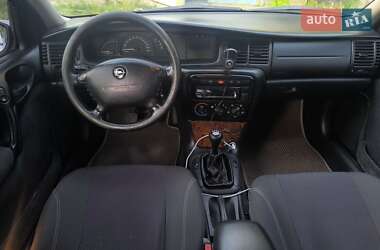 Седан Opel Vectra 1999 в 