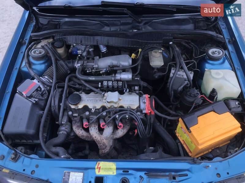 Лифтбек Opel Vectra 1992 в Горишних Плавнях
