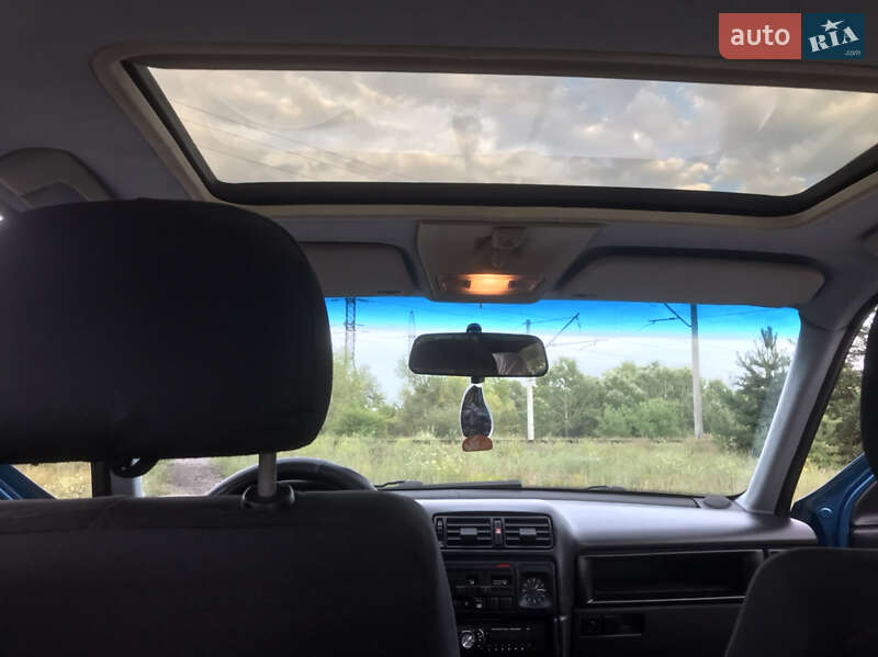 Лифтбек Opel Vectra 1992 в Горишних Плавнях