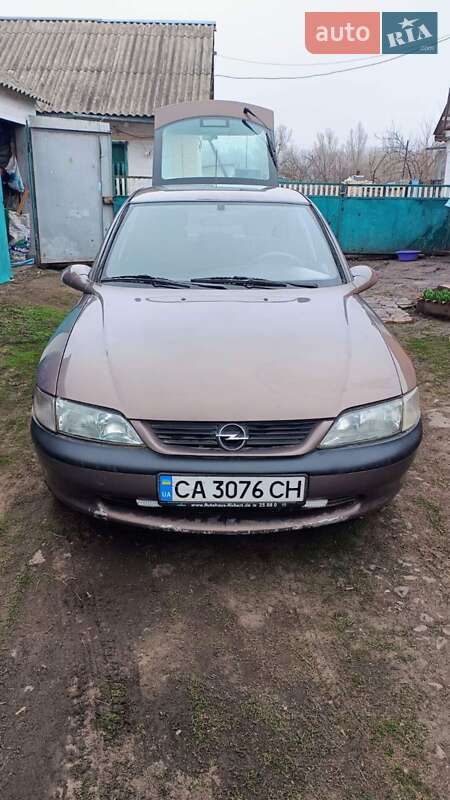 Лифтбек Opel Vectra 1998 в Жашкове