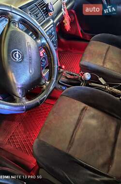Седан Opel Vectra 2000 в 