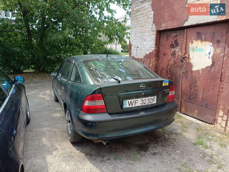 Лифтбек Opel Vectra 1998 в Киеве