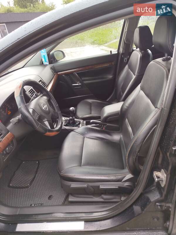 Седан Opel Vectra 2003 в Житомире