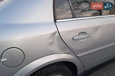 Седан Opel Vectra 2004 в 