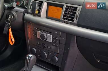 Универсал Opel Vectra 2005 в 